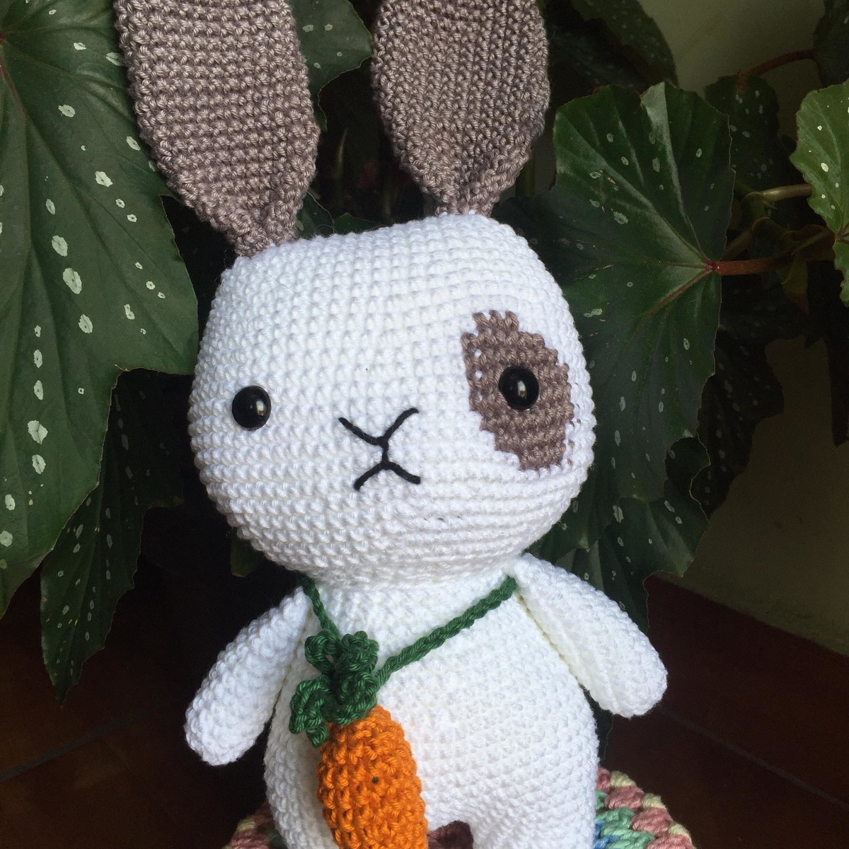 Coelho Digo – Orelhas E Mancha Cinza Amigurumi